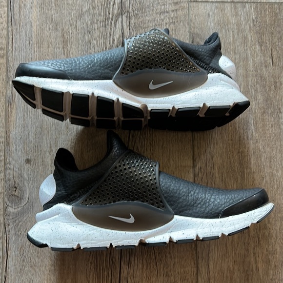 NIKE WMNS SOCK DART - Picture 4 of 4